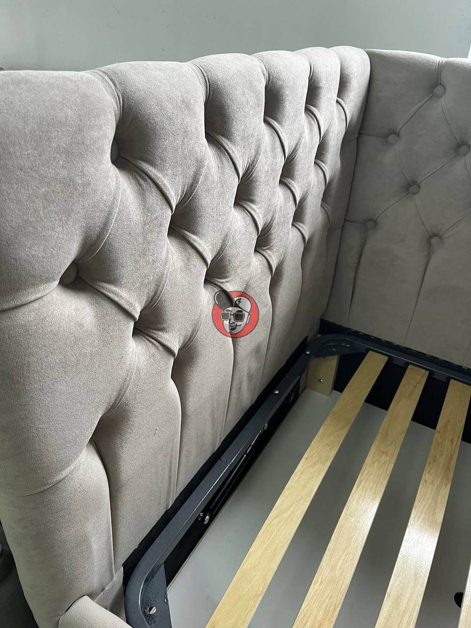 Ліжко Моніка Ґудзики