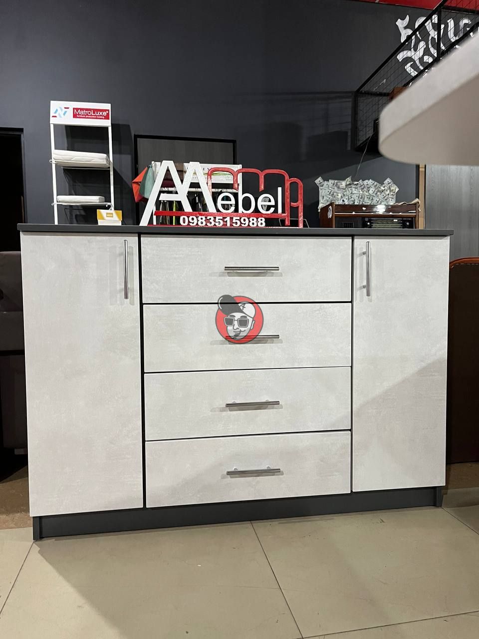 Комоди великі